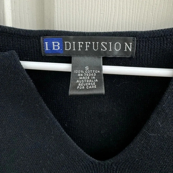 I. B. Diffusion black v neck short sleeve top - Picture 2 of 5
